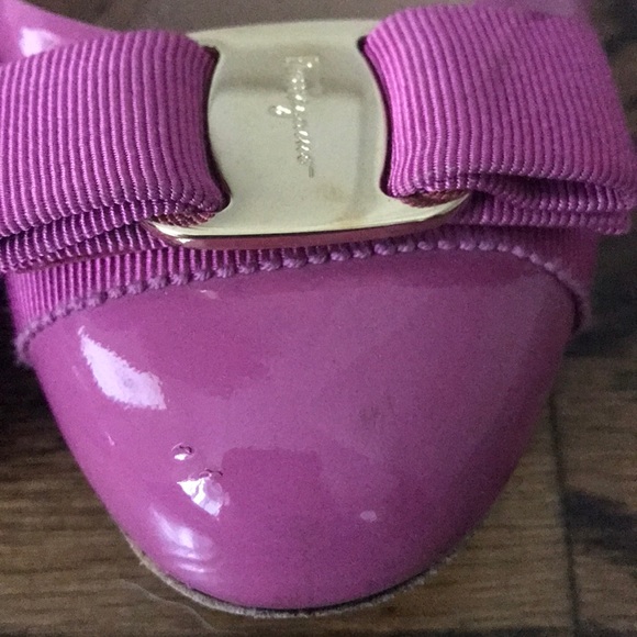 (SOLD) Ferragamo flats - Picture 5 of 6